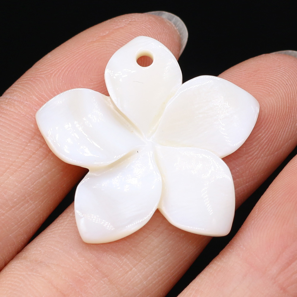 5pcs Natural Flower White Flow - Mother Of Pearl Shell Pendant Necklace recension och pris