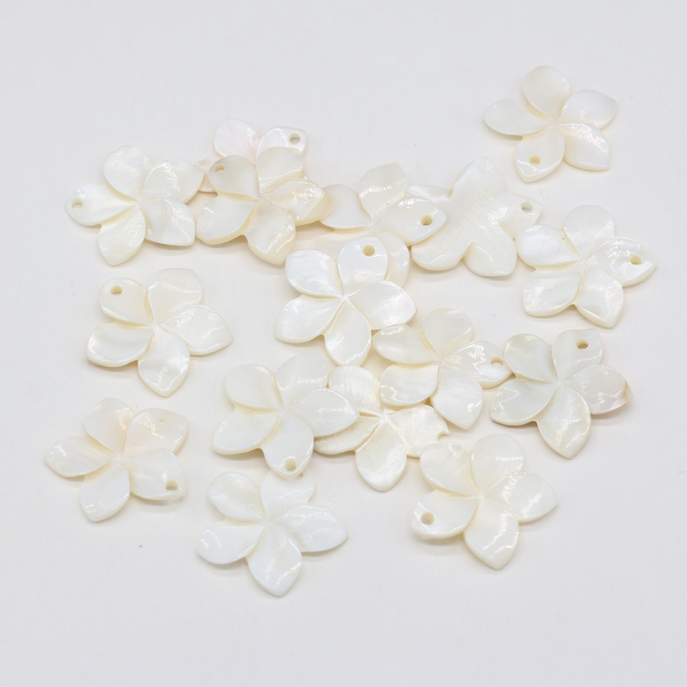 5pcs Natural Flower White Flow - Mother Of Pearl Shell Pendant Necklace recension och pris