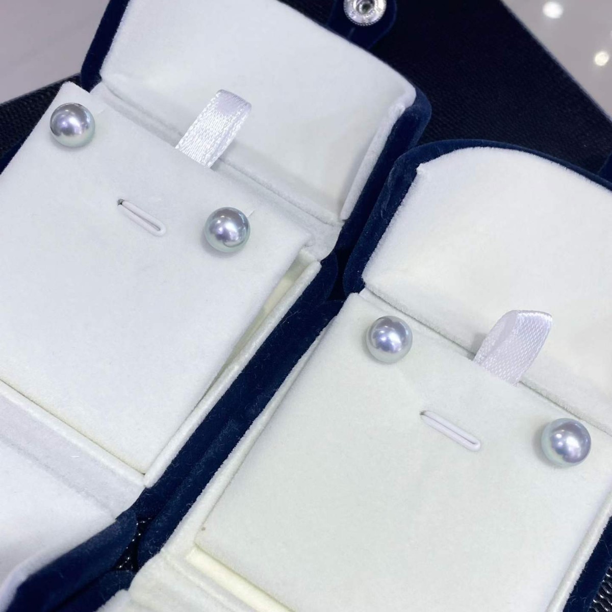 8-9mm Silver Grey Akoya Seawat - Akoya Pearl Stud Earrings Sterling Silver recension och pris